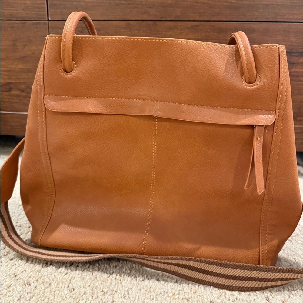 Elegant Tan Leather Tote Bag
